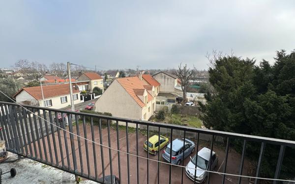 Appartement à vendre    2 pièces •  Le Blanc-Mesnil