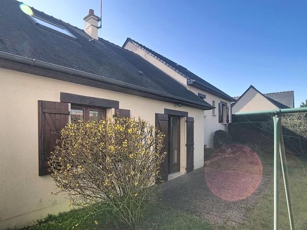 Maison à vendre à Saumur - 110 m², proche centre-ville avec garage et sous-sol