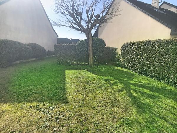 Maison à vendre à Saumur - 110 m², proche centre-ville avec garage et sous-sol