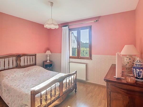 Maison à vendre à Saumur - 110 m², proche centre-ville avec garage et sous-sol