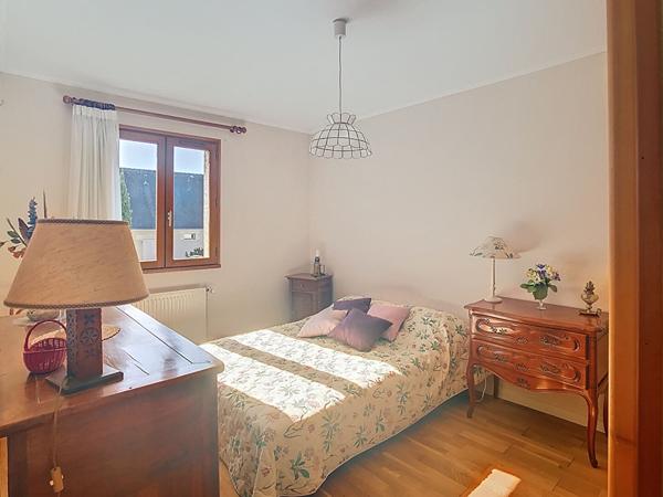 Maison à vendre à Saumur - 110 m², proche centre-ville avec garage et sous-sol