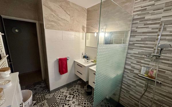 Maison à vendre    4 pièces •  Saint-Donat-sur-l'Herbasse