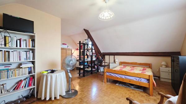 MAISON DE 162M² 7 PIECES 6 CHAMBRES SOUS-SOL GARAGE JARDIN
