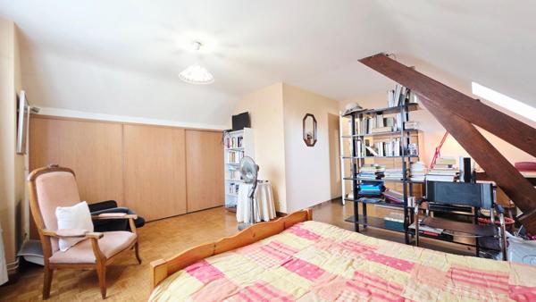 MAISON DE 162M² 7 PIECES 6 CHAMBRES SOUS-SOL GARAGE JARDIN