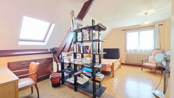 MAISON DE 162M² 7 PIECES 6 CHAMBRES SOUS-SOL GARAGE JARDIN