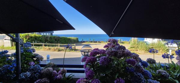 PLOZEVET ENSEMBLE IMMOBILIER MIXTE