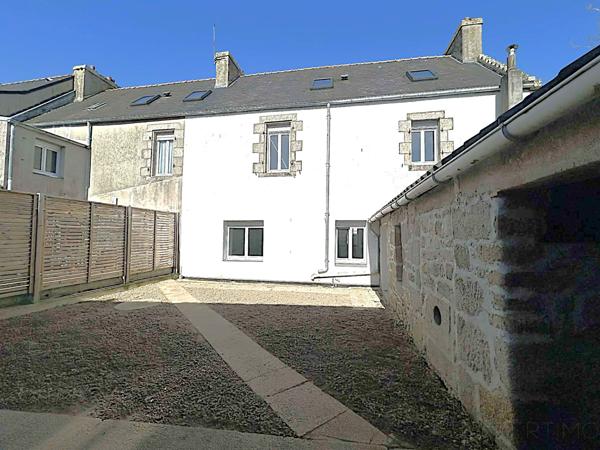 Plouescat (29430) Maison rénovée, plein centre !