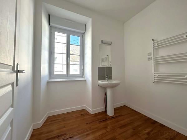 Plouescat (29430) Maison rénovée, plein centre !