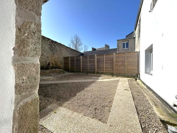 Plouescat (29430) Maison rénovée, plein centre !