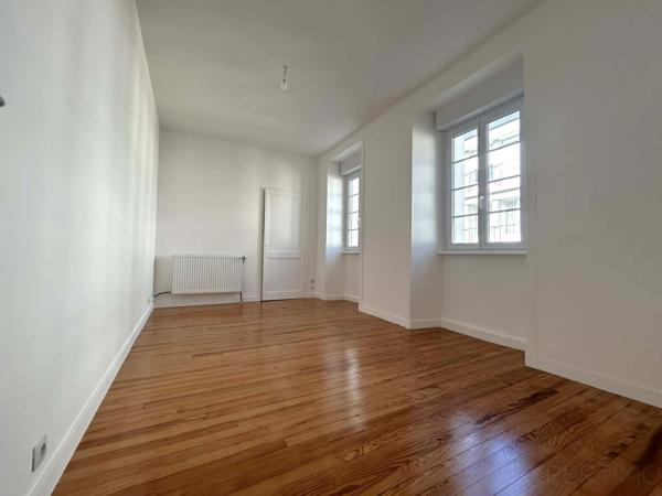 Plouescat (29430) Maison rénovée, plein centre !