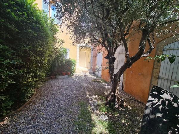 Location                                                      Appartement
                        
                     2 pièces                      35 m2                     à Draguignan