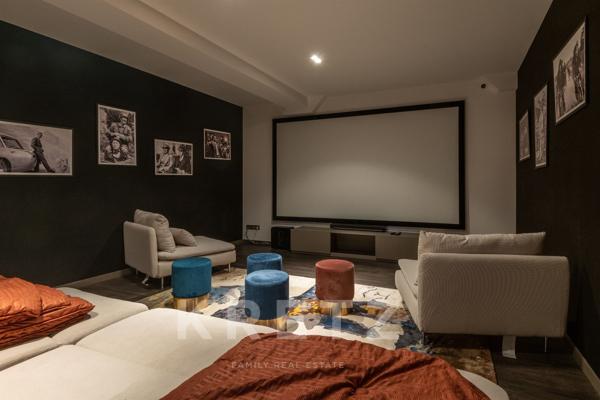 SAINT-CYR-AU-MONT-D’OR – VILLA D’ARCHITECTE CONTEMPORAINE – 293 M² – 4 CHAMBRES – PISCINE