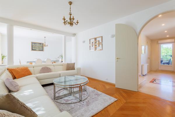 Aulnay SUD Maison de 230m2 + 2 studios avec jardin