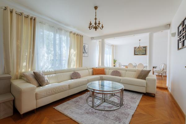 Aulnay SUD Maison de 230m2 + 2 studios avec jardin