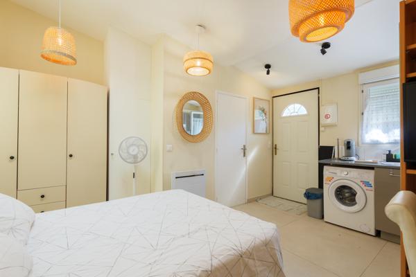 Aulnay SUD Maison de 230m2 + 2 studios avec jardin
