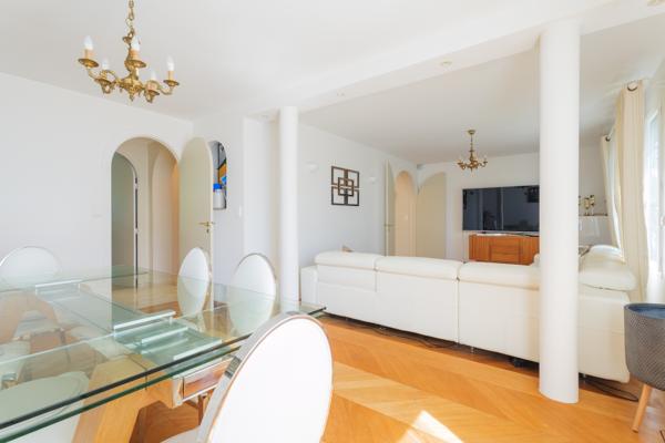 Aulnay SUD Maison de 230m2 + 2 studios avec jardin
