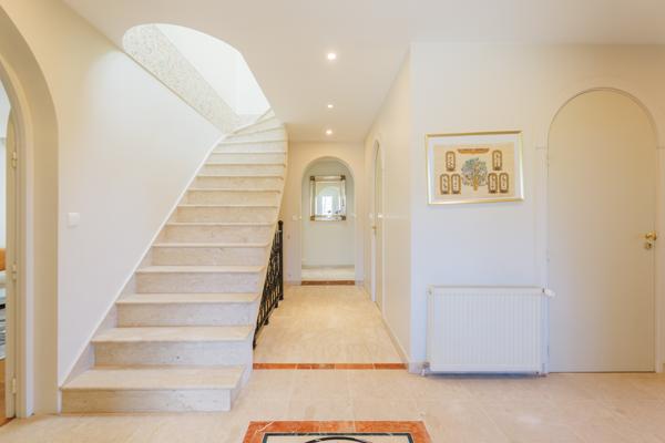Aulnay SUD Maison de 230m2 + 2 studios avec jardin