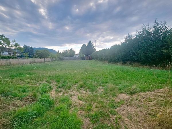 EXCLUSIVITE! Terrain clos d'environ 1030 m2 proche centre de Retournac et de ses commercies