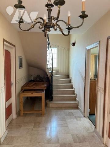 Maison spacieuse sur sous sol 