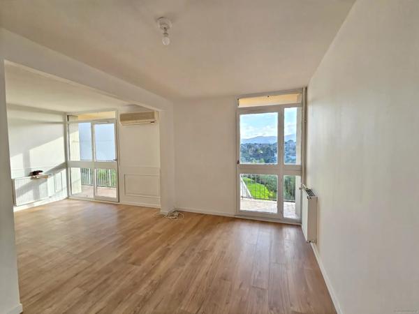 Appartement T5 avec balcon