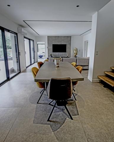 Une villa de style moderniste à Narrosse