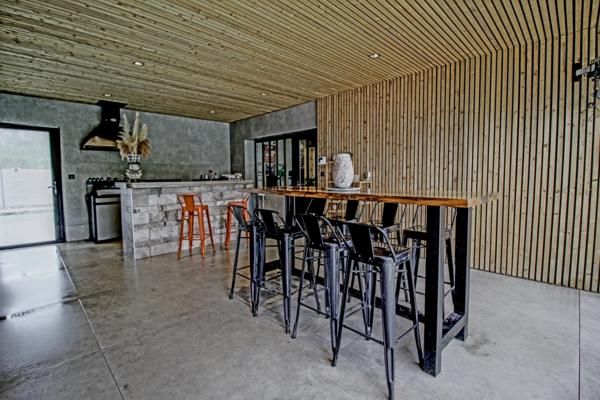 Une villa de style moderniste à Narrosse