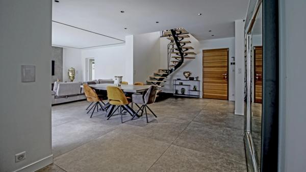 Une villa de style moderniste à Narrosse