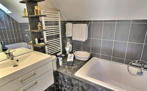 Maison à vendre    9 pièces •  Magny-le-Hongre