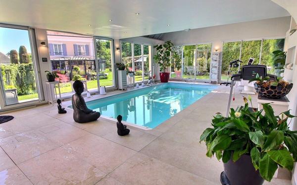 Maison à vendre    9 pièces •  Magny-le-Hongre