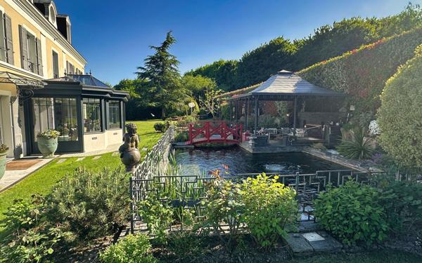 Maison à vendre    9 pièces •  Magny-le-Hongre