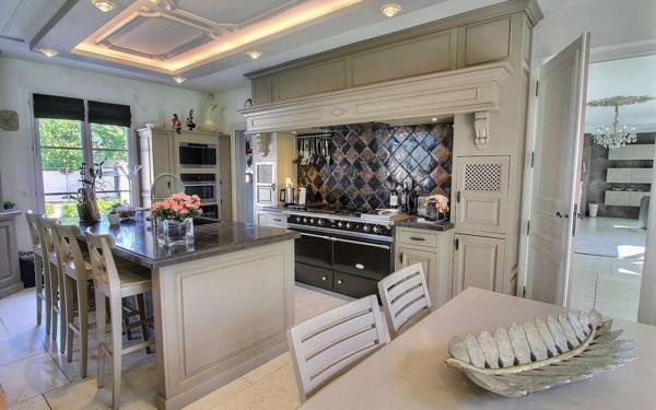 Maison à vendre    9 pièces •  Magny-le-Hongre