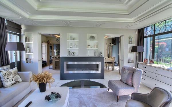 Maison à vendre    9 pièces •  Magny-le-Hongre