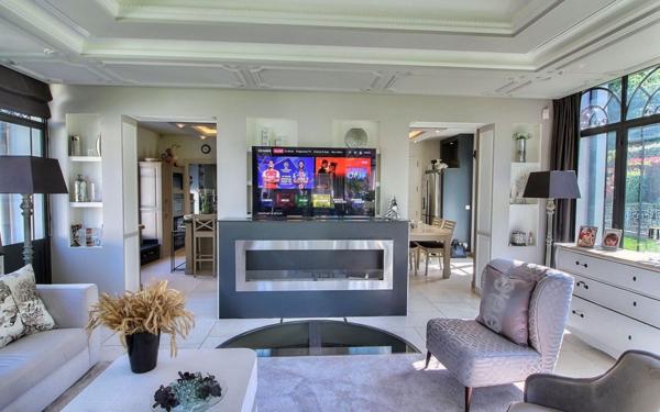 Maison à vendre    9 pièces •  Magny-le-Hongre