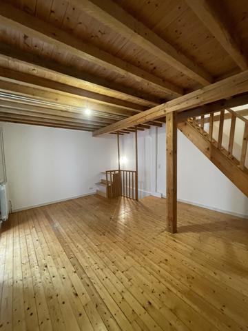 Centre village Alzonne toutes commodités Maison de village en excellent état avec remise Alzonne (11170)