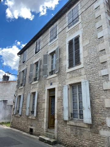 Maison St Maixent L Ecole 8 pièce(s) 155 m2