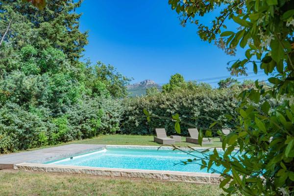 Authentique bergerie du XVIIIᵉ 200 m2 sur 5000 m2 de terrain avec détachement de parcelle possible