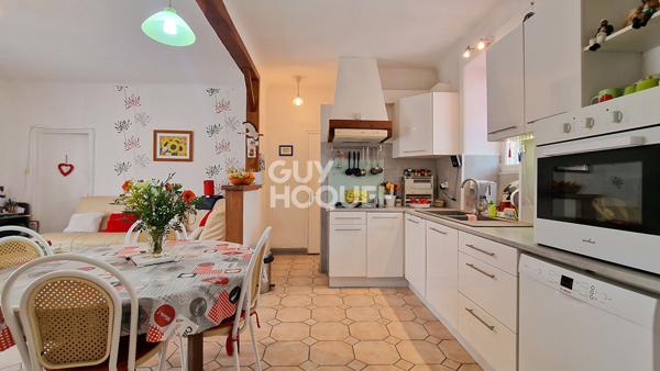 Maison Familiale Spacieuse avec Double Garage à ARVERT