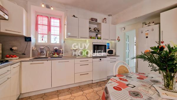 Maison Familiale Spacieuse avec Double Garage à ARVERT