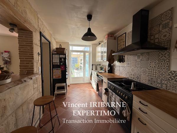 Saintes (17100) Maison Saintongeaise, 3 Chambres et jardin