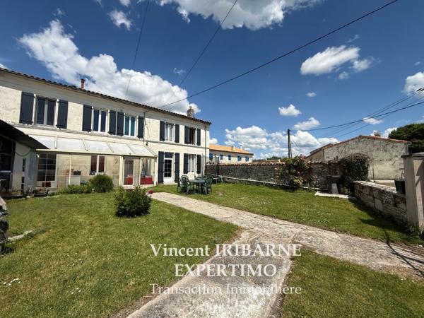 Saintes (17100) Maison Saintongeaise, 3 Chambres et jardin