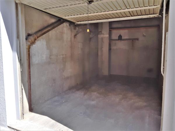 Parking · Location Grenoble (38100)