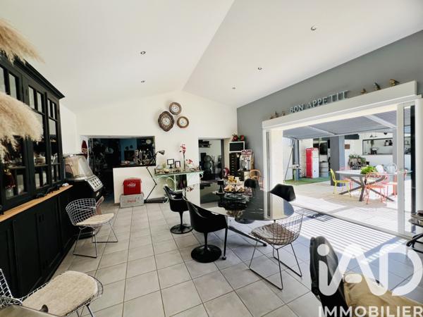 Maison à vendre 6 pièces 220 m² Dompierre-sur-Mer