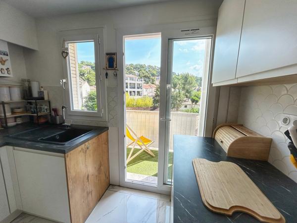 Appartement de type 3 avec cave au Roucas Blanc