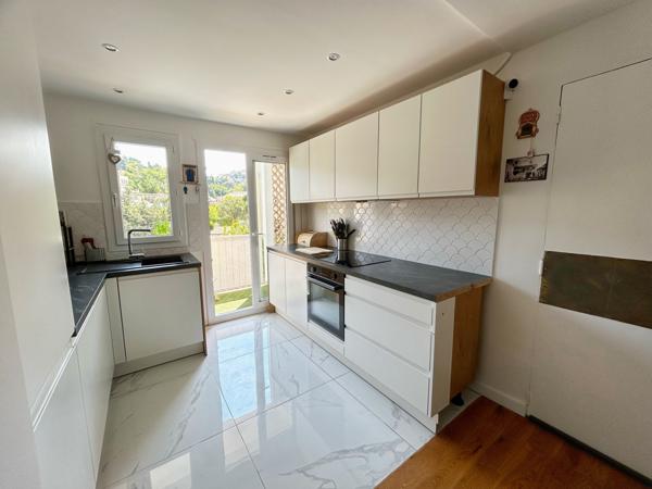 Appartement de type 3 avec cave au Roucas Blanc