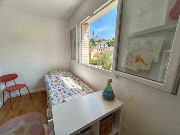 Appartement de type 3 avec cave au Roucas Blanc