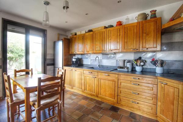 Maison familliale type 6 plus garage