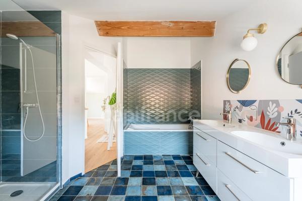 Appartement à vendre 5 pièces LA CIOTAT (13) DUPLEX Jardin 745 m2 Piscine Parking Cave