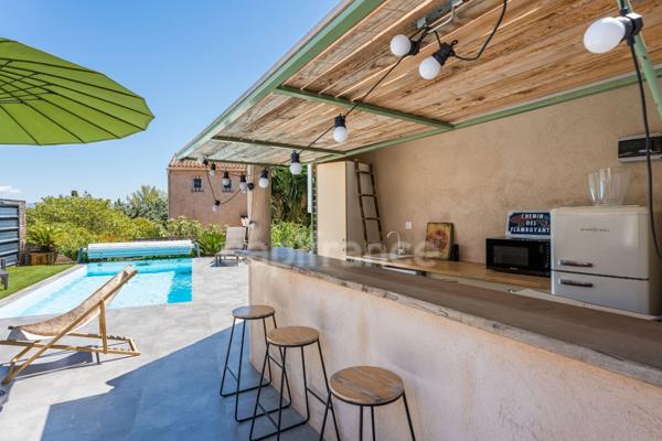 Appartement à vendre 5 pièces LA CIOTAT (13) DUPLEX Jardin 745 m2 Piscine Parking Cave