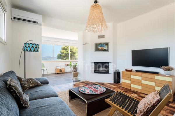 Appartement à vendre 5 pièces LA CIOTAT (13) DUPLEX Jardin 745 m2 Piscine Parking Cave