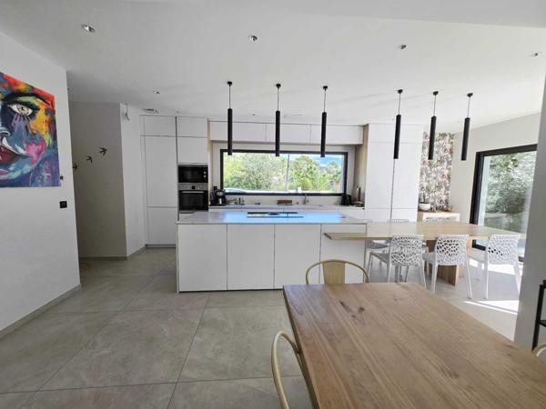 Chateau gombert (13013) MAISON CONTEMPORAINE DE 2021 - GARANTIE DECENNALE - PISCINE - PRESTATIONS HAUT DE GAMME